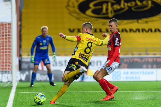 Elfsborgs Samuel Holmén och Falkenbergs Ludvig Johansson