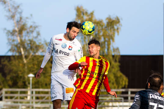 Örgrytes Oliver Stanisic och Syrianskas Mauricio Albornoz