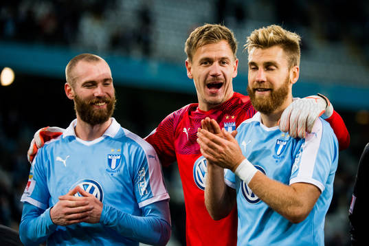 Malmö FFs Jo Inge Bergetm, målvakt Johan Dahlin och Rasmus Bengtsson jublar