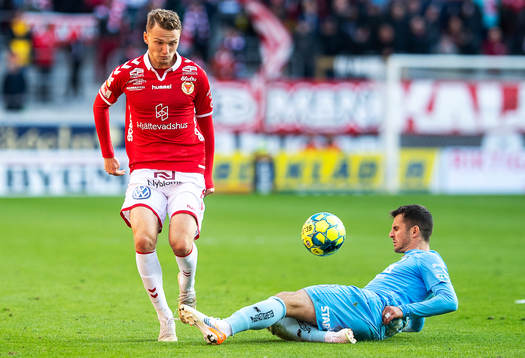 Kalmars Piotr Johansson och AFC Eskilstunas Kadir Hodzic