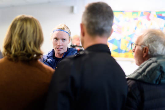 Sveriges målvakt Hedvig Lindahl blir intervjuad