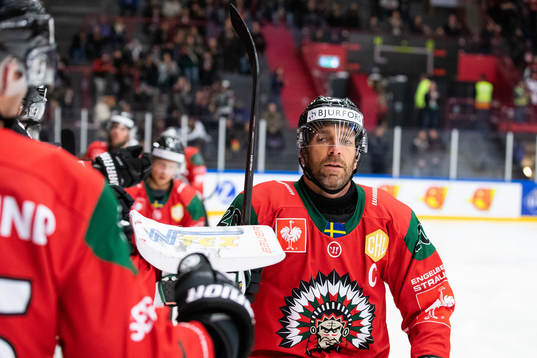 Joel Lundqvist of Frölunda celebrates scoring 2-0