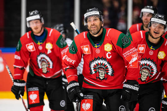 Joel Lundqvist of Frölunda celebrates