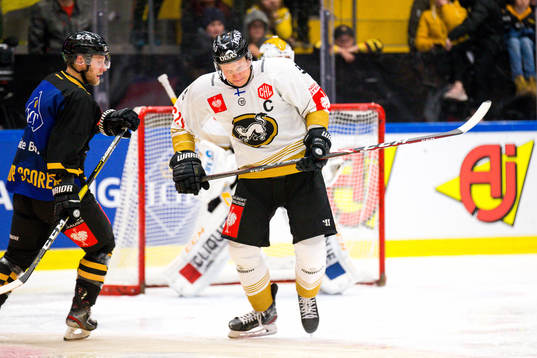 Lasse Kukkonen of Kärpät looks dejected
