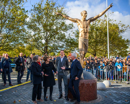 Peter Linde, artist, Katrin Stjernfeldt Jammeh, Chairwoman