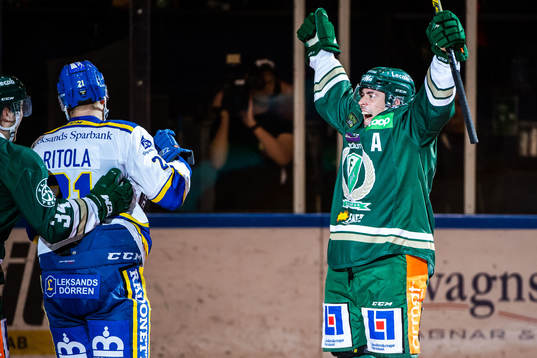 Färjestads Sebastian Erixon jublar