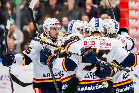 Djurgårdens Robin Norell jublar med lagkamrater