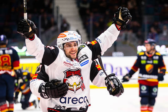 Malmö Redhawks Konstantin Komarek jublar