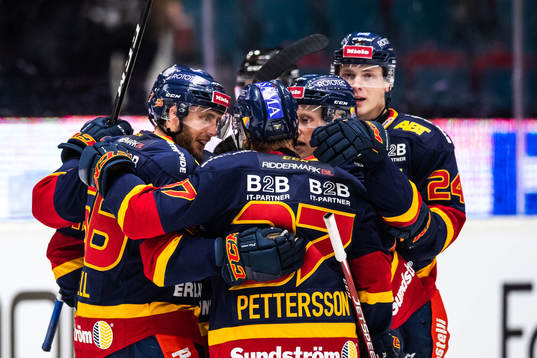 Djurgårdens Robin Norell jublar med lagkamrater