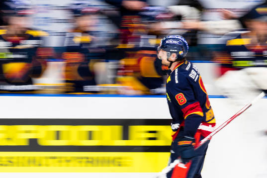 Djurgårdens Anton Hedman gör 3-0 och jublar med