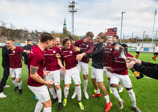 Qvidings spelare jublar