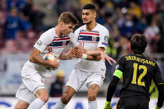 Alexander Sørloth of Norway celebrates with Bjørn Maars Johnsen after scoring 1-1 during the UEFA Euro Qualifier football match between Romania and Norway on October 15, 2019 in Bucharest.
