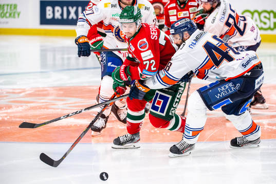 Frölundas Patrik Carlsson och Växjös Daniel Rahimi
