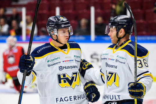 s Johannes Kinnvall jublar med Anthony Camara