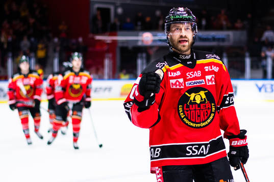 Luleås Daniel Sondell jublar