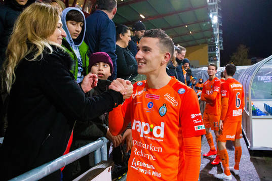 AFC Eskilstunas Adnan Kojic jublar
