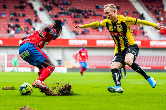 Helsingborgs Mamudu Moro och Häckens Häckens Kevin Yakob