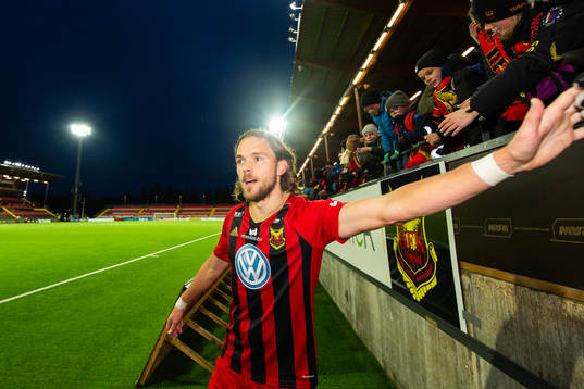 Östersunds Tom Pettersson jublar