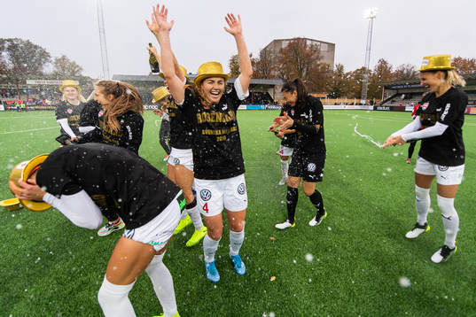 Rosengårds Glodis Perla Viggosdottir och Nathalie Björn