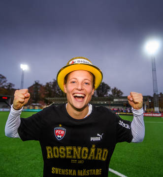 Rosengårds Anna Anvegård jublar