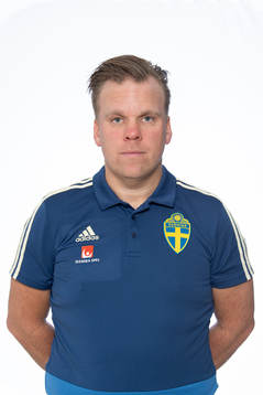 Tränare Viktor Eriksson i P15-landslaget poserar för porträtt den 22 oktober 2019 i Stockholm.