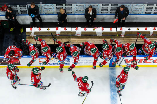 Frölundas Nicklas Lasu jublar med lagkamrater