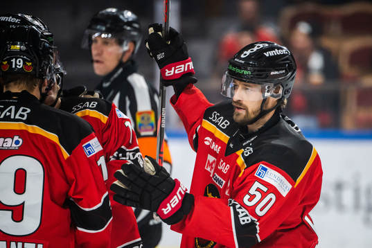 Luleås Daniel Sondell jublar