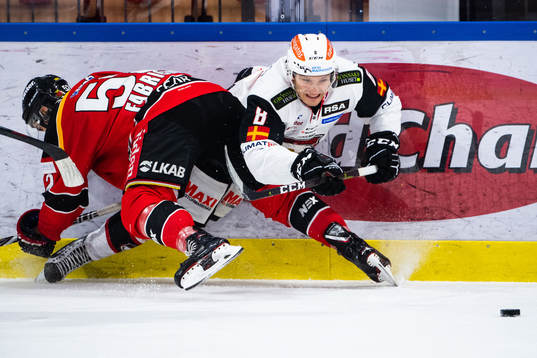 Luleås Karl Fabricius och Malmö Redhawks Johan Olofsson