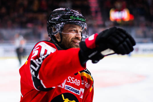 Luleås Daniel Sondell jublar