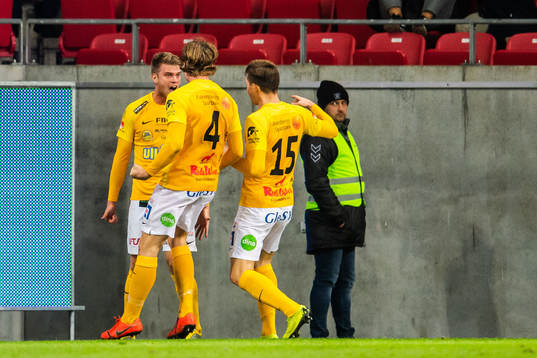 Falkenbergs Marcus Mathisen jublar efter 2-3