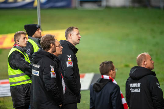 Kalmars tränare Magnus Pehrsson,  Kalmars assisterende