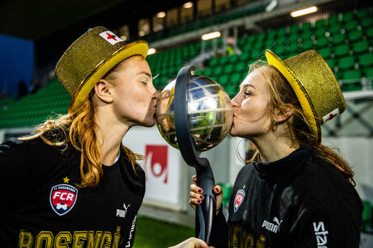 Rosengårds Glodis Perla Viggosdottir och Fiona Brown
