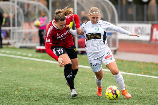 Limhamn Bunkeflos Rebecka Persson i kamp med Göteborgs Hanna Andersson