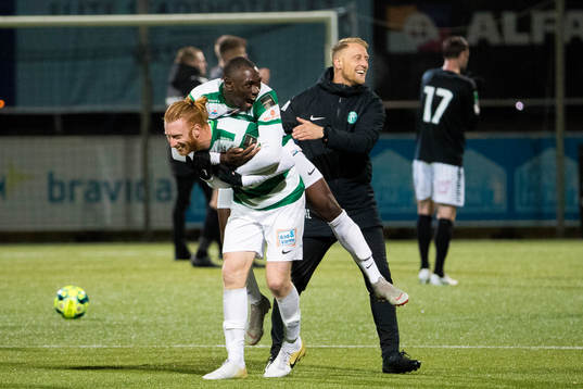 Västerås Calle Svensson och Ravy Tsouka Dozi jublar