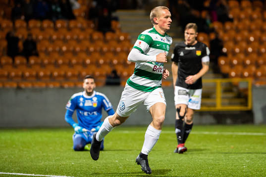 Västerås Douglas Karlberg jublar