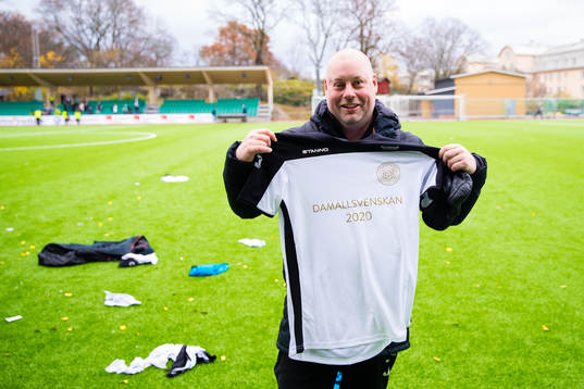 Uppsalas tränare Jonas Valfridsson jublar