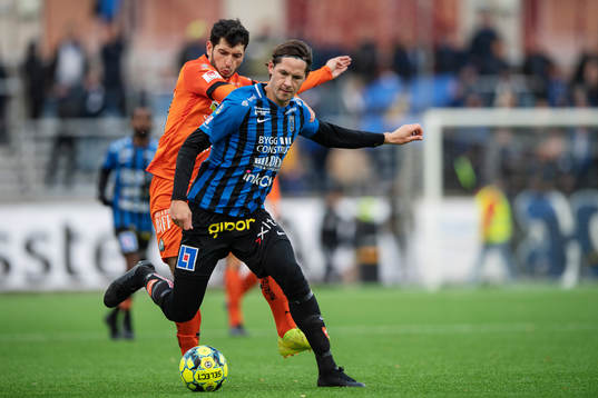 Sirius Philip Haglund och AFC Eskilstunas Anel Rashkaj