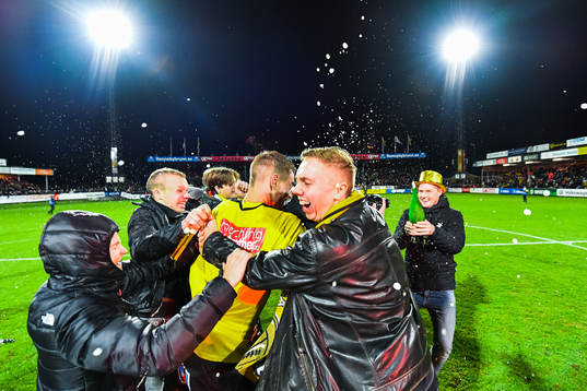 Mjällbys spelare jublar