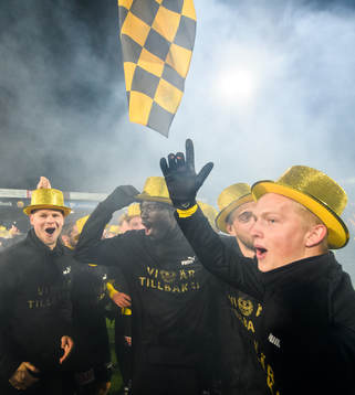 Mjällbys David Löfquist, Bubacarr Jobe och Hampus Holgersson jublar