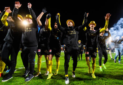 Mjällbys spelare jublar