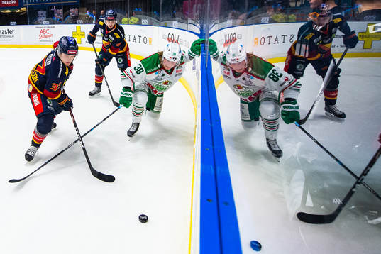 Djurgårdens Jesper Pettersson och Rögles Erik Andersson i