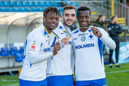 Norröpings Kevin Alvarez, Egzon Binaku och Manasse Kosu jublar åt vinsten i U21-finalen mellan Trelleborg och IFK Norrköping den 29 oktober 2019 i Trelleborg.