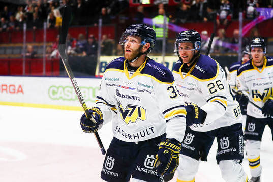 s Anthony Camara jublar