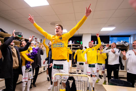 Falkenbergs Marcus Mathisen jublar