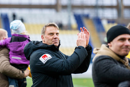 Falkenbergs tränare Hasse Eklund jublar