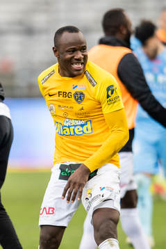 Falkenbergs Nsima Peter jublar