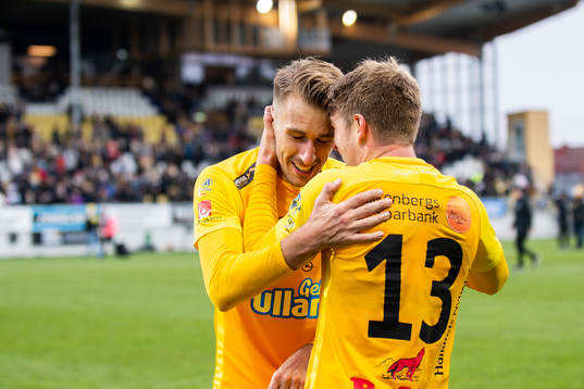 Falkenbergs Tobias Karlsson och Marcus Mathisen jublar