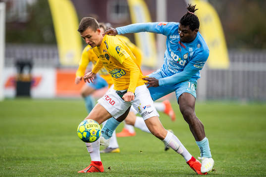 Falkenbergs John Björkengren och AFC Eskilstunas