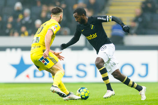 s Henok Goitom utmanar Sundsvalls Carlos Gracia