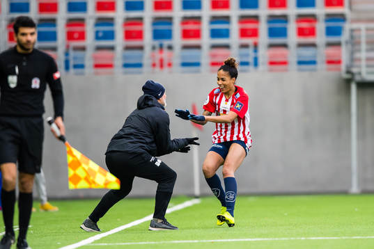 Giovanna de Oliveira of Avaldsnes celebrates with Thomas